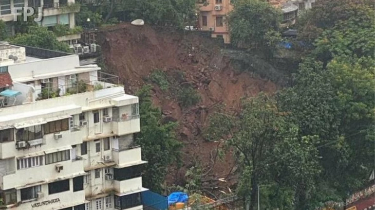मुंबईतील पेडर रोडजवळ भूस्खलन, रोडलाही तडे मुंबईतील पेडर रोडजवळ भूस्खलन, रोडलाही तडे
