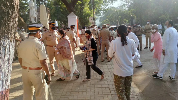 भारताच्या गानकोकीळा लता मंगेशकर अनंतात विलीन