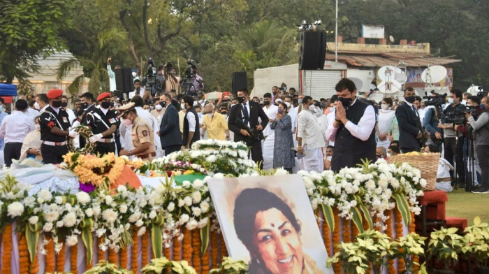 पंतप्रधान नरेंद्र मोदींसह 'या' नेत्यांनी वाहिली लता मंगेशकरांना श्रद्धांजली