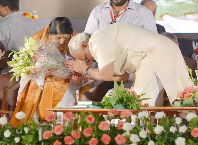 PM Modi remembers Lata Mangeshkar on Birth Anniversary; pays tribute by talking about the new chowk