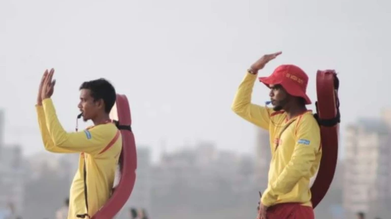 Mumbai Rains: Security Beefs Up At 6 Beaches Across The City Mumbai Rains: Security Beefs Up At 6 Beaches Across The City