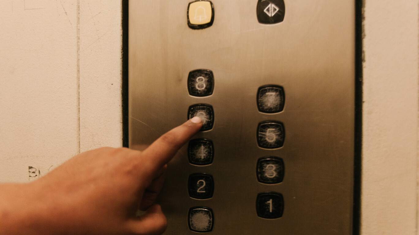 Patient And Staff Stuck In Babasaheb Ambedkar Hospital Lift For 30 Minutes Patient And Staff Stuck In Babasaheb Ambedkar Hospital Lift For 30 Minutes