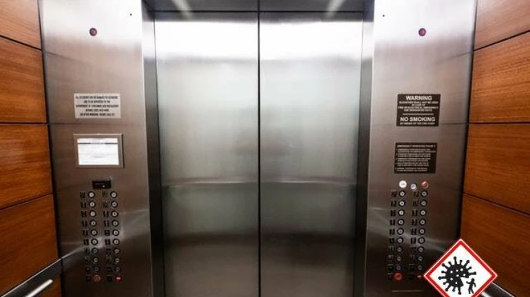 Mumbai Local News: 22 people stuck in lift for over 30 minutes at Bandra station Mumbai Local News: 22 people stuck in lift for over 30 minutes at Bandra station