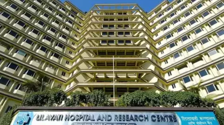 Mumbai: Doctors remove two litres of blood from a woman’s abdomen at Lilavati Hospital Mumbai: Doctors remove two litres of blood from a woman’s abdomen at Lilavati Hospital