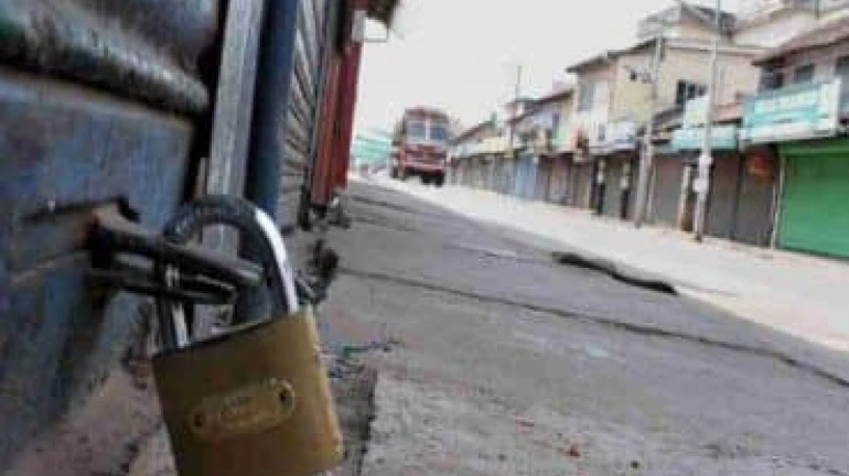 Maharashtra Bandh : काँग्रेस, शिवसेना आणि NCPची प्रदर्शनं, भाजप, मनसेचा विरोध Maharashtra Bandh : काँग्रेस, शिवसेना आणि NCPची प्रदर्शनं, भाजप, मनसेचा विरोध