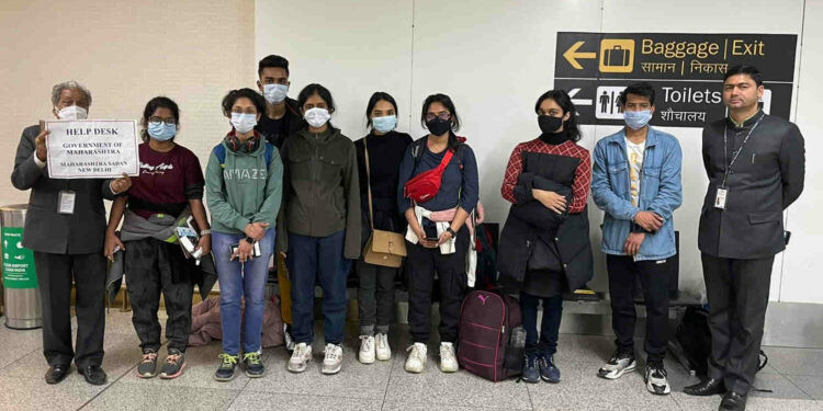 महाराष्ट्र से 87 छात्र गुरुवार को यूक्रेन से दिल्ली पहुंचे