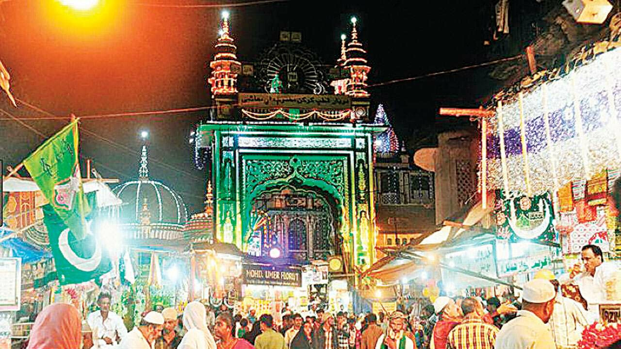 कोरोनामुळे माहिम दर्ग्याची १२० वर्षांची परंपरा खंडीत