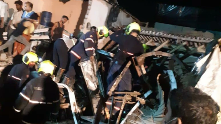 मालाडमध्ये इमारत कोसळली, ११ जणांचा मृत्यू, १७ जण जखमी