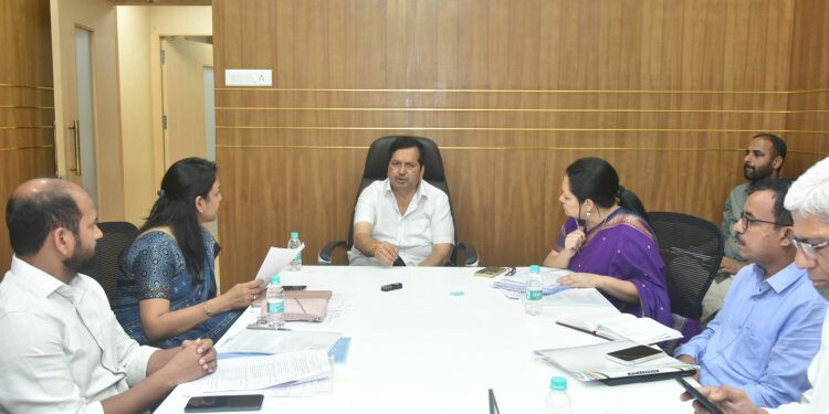 बीएमसी के बालवाड़ी  का कामकाज आंगनबाड़ियों के स्तर का हो - महिला एवं बाल विकास मंत्री मंगल प्रभात लोढ़ा