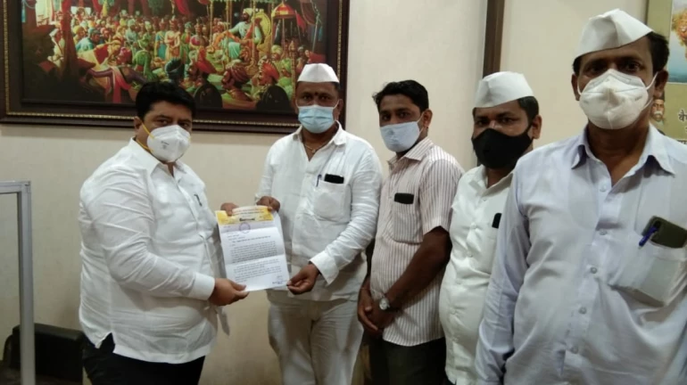 डब्बेवालो को आर्थिक सहायता के आश्वासन पर बीजेपी और कांग्रेस नेताओं में ट्विटर वार डब्बेवालो को आर्थिक सहायता के आश्वासन पर बीजेपी और कांग्रेस नेताओं में ट्विटर वार