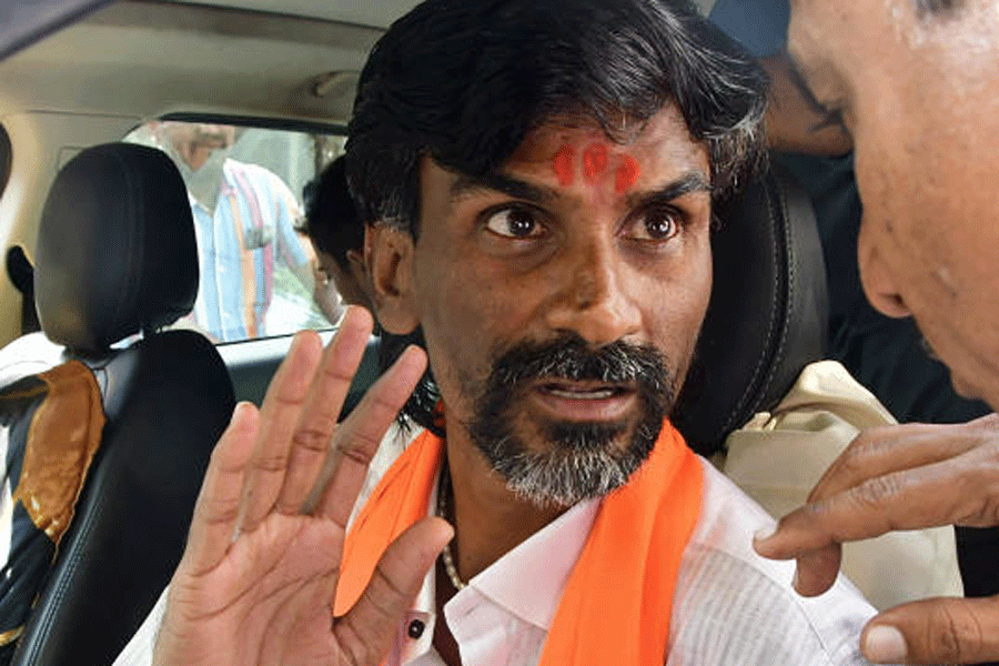 मनोज जरांगे मुंबईतील आझाद मैदानावर उपोषण करणार