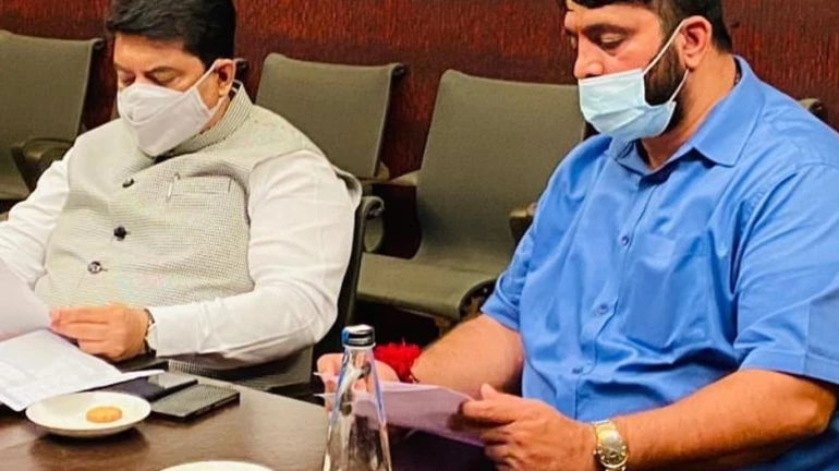 सांसद मनोज कोटक द्वारा वेक्सीन और कोरोना की दवाइयों के उत्पादन हेतु पुणे स्थित हिंदुस्तान एंटीबायोटिक्स लि. के साथ महत्वपूर्ण बैठक सांसद मनोज कोटक द्वारा वेक्सीन और कोरोना की दवाइयों के उत्पादन हेतु पुणे स्थित हिंदुस्तान एंटीबायोटिक्स लि. के साथ महत्वपूर्ण बैठक