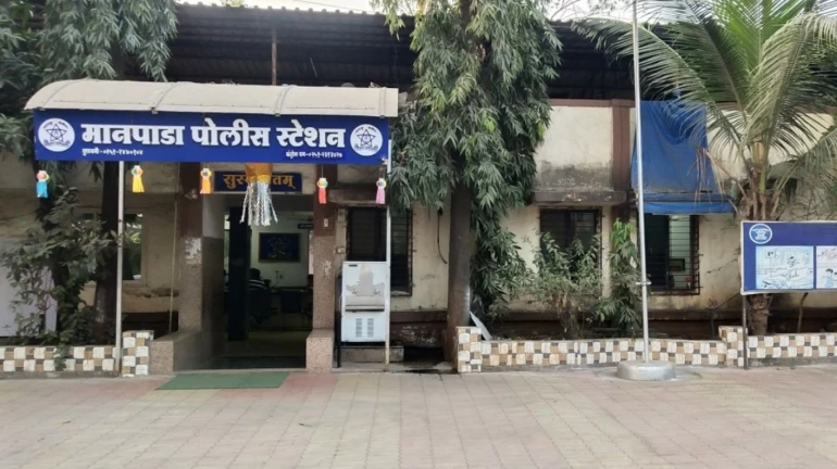 डोंबिवली : पोलिसाच्या पत्नीचा भाजप नेत्यावर विनयभंगाचा आरोप डोंबिवली : पोलिसाच्या पत्नीचा भाजप नेत्यावर विनयभंगाचा आरोप