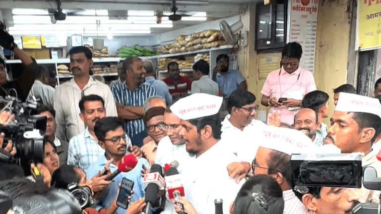 Mumbai: Marathi Ekikaran Samiti Protesters Detained Ahead of Dadar Pigeon Loft Agitation