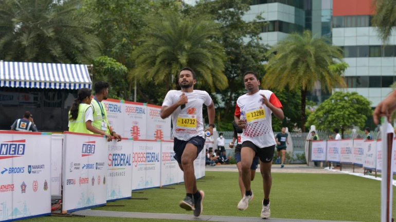 Sachin Tendulkar flagged off the Mumbai Half Marathon After 2 Years