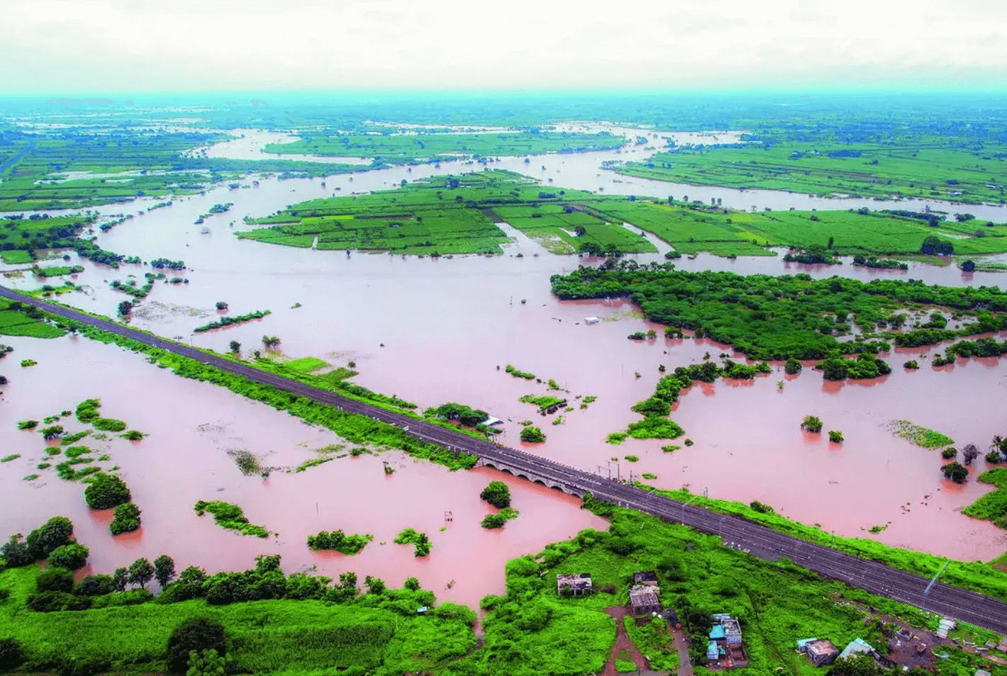मराठवाड्यातील शेतकऱ्यांसाठी मुंबईसह महाराष्ट्रातून मदतीचा हात