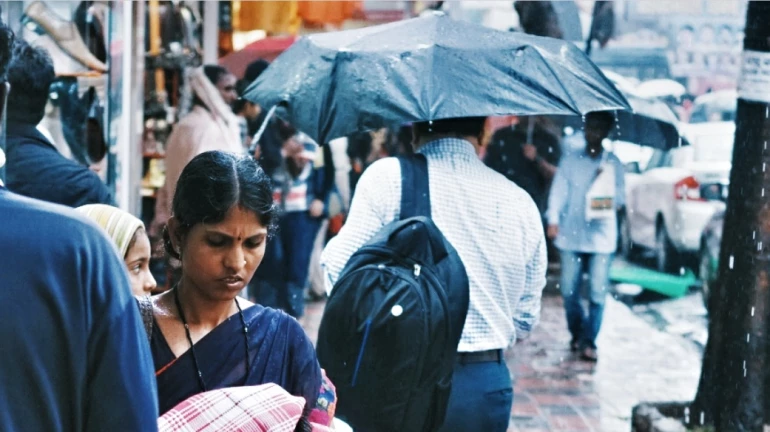 Areas of Chembur and Vile Parle experience rainfall