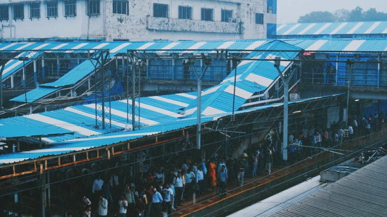 Mumbai Local News: CSMT, Bandra, Prabhadevi, Kurla Stations Among Others To Be Surveyed For Planning Crowd Control Mumbai Local News: CSMT, Bandra, Prabhadevi, Kurla Stations Among Others To Be Surveyed For Planning Crowd Control