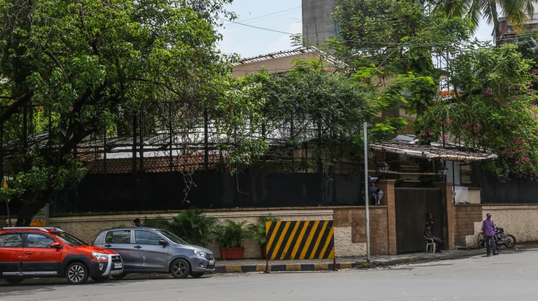 Amitabh Bachchan's home 'Jalsa' sealed by BMC officials
