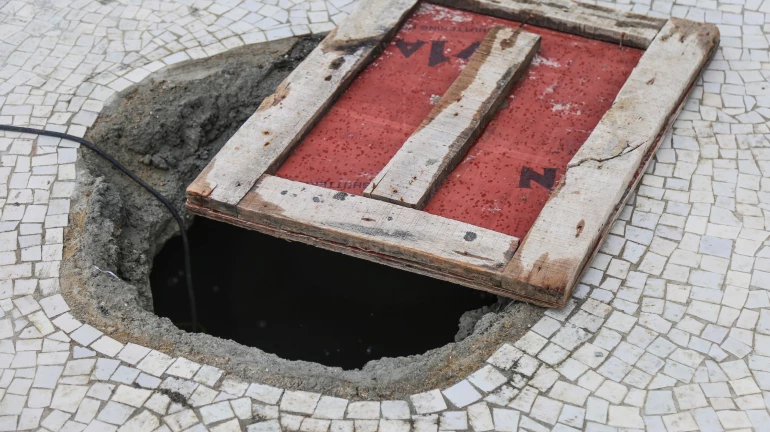 BMC Issues Helpline Numbers For Complaints Against Open Manholes