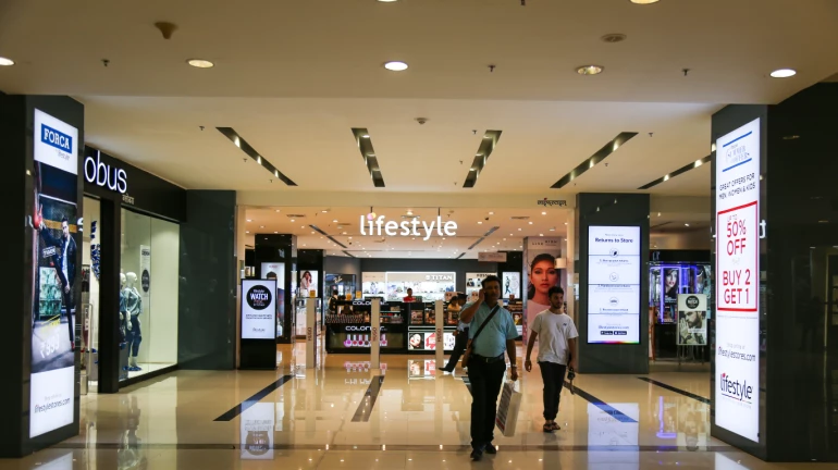 Mumbai: Marathi Signboards Made Mandatory for Shops Inside Mumbai Malls Mumbai: Marathi Signboards Made Mandatory for Shops Inside Mumbai Malls