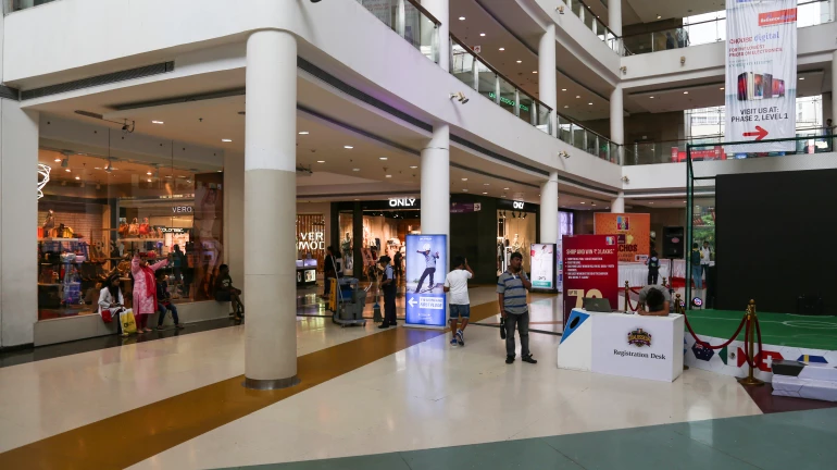 मुंबईतील मॉल्स पुन्हा बंद, जाणून घ्या कारण मुंबईतील मॉल्स पुन्हा बंद, जाणून घ्या कारण