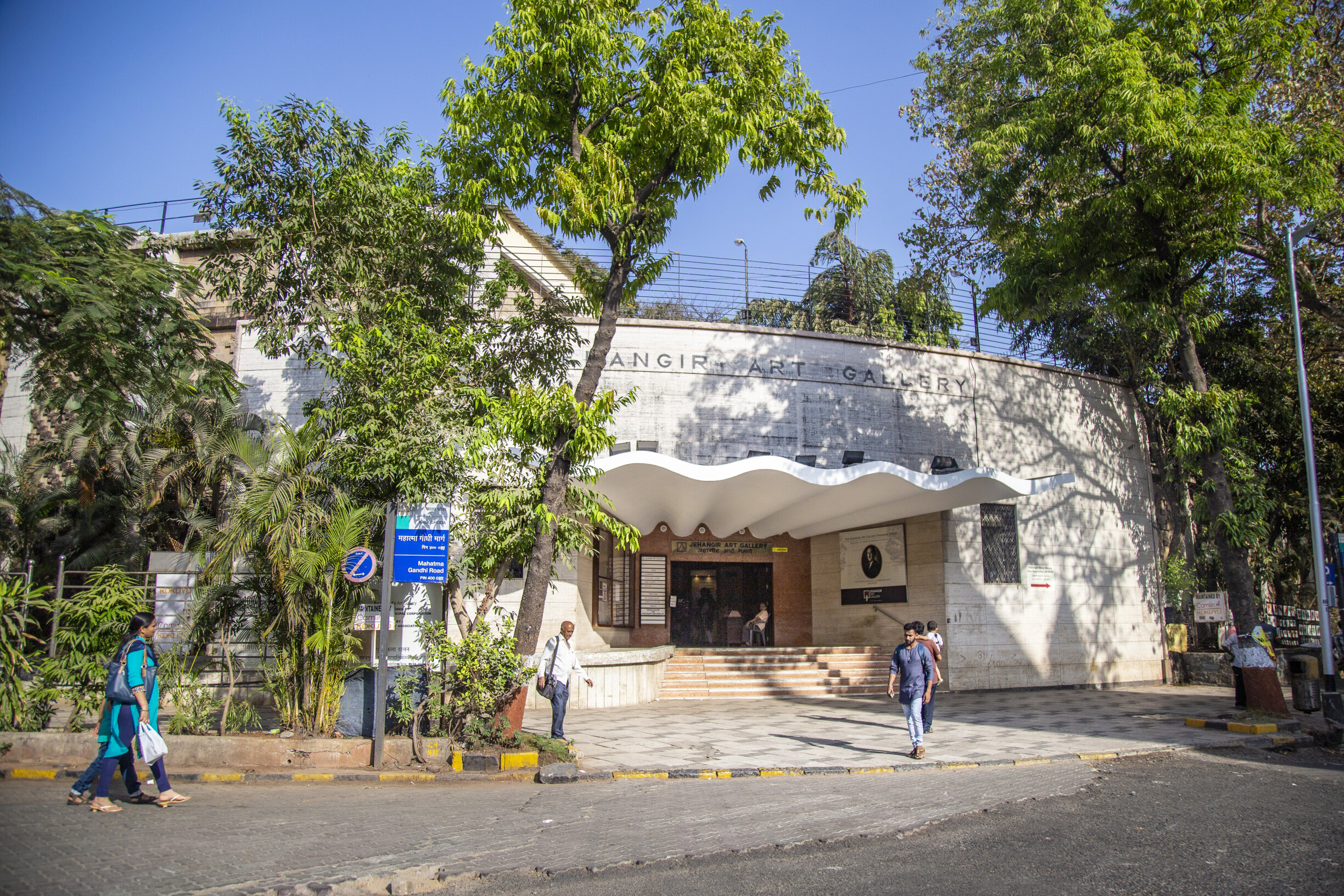 Free Tree Pruning in Mumbai's Private Housing Societies Amidst Rising Accidents