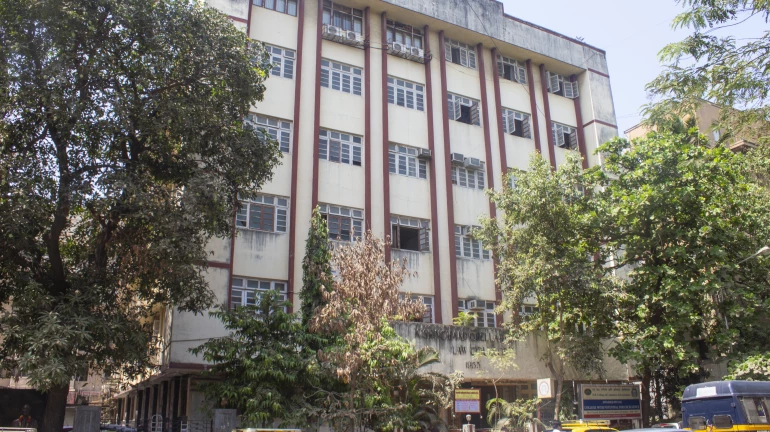 Mumbai: 17 residents in a housing society in Kandivali detected with COVID-19 Mumbai: 17 residents in a housing society in Kandivali detected with COVID-19