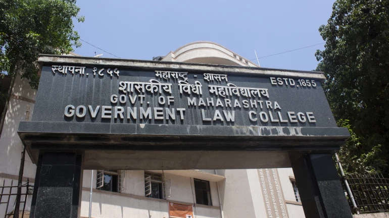 कॉलेज के उन छात्रों की बन रही सूची जिनका नही हुआ है टीकाकरण कॉलेज के उन छात्रों की बन रही सूची जिनका नही हुआ है टीकाकरण