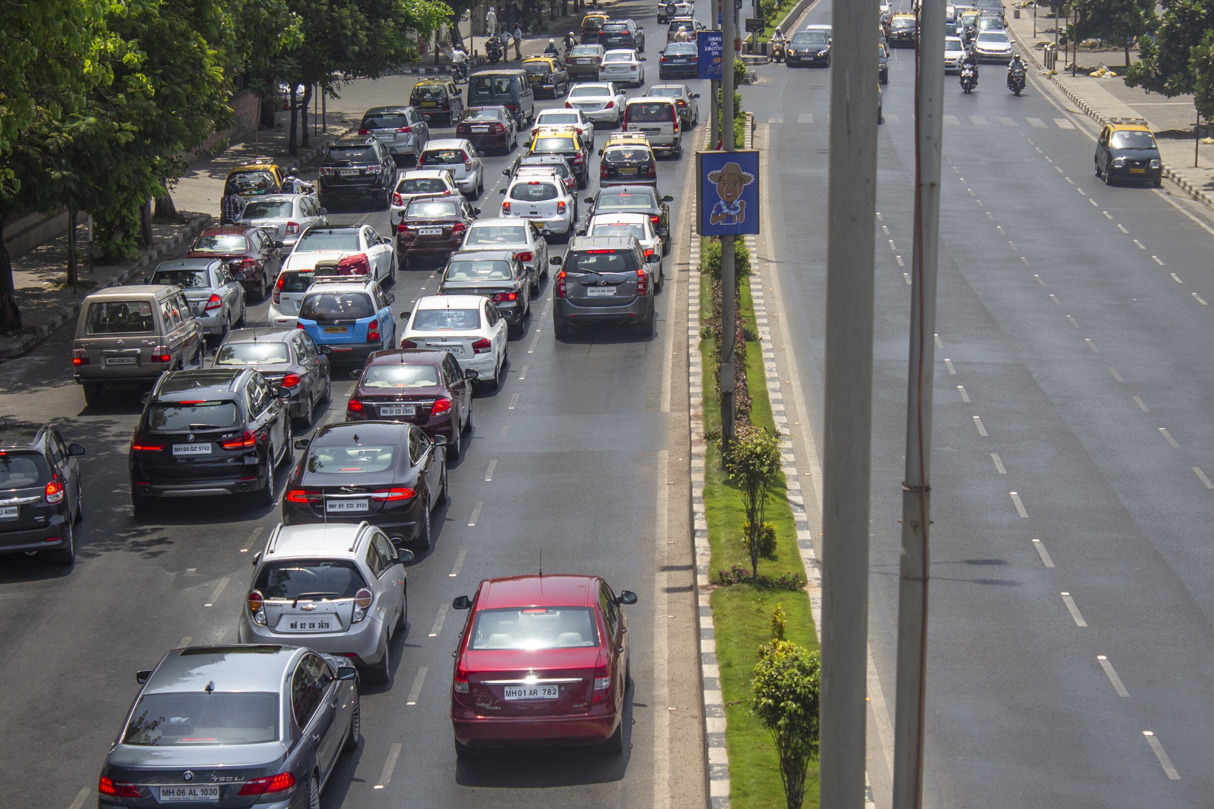 Transport Minister directs officials to conduct road safety training for drivers in the state