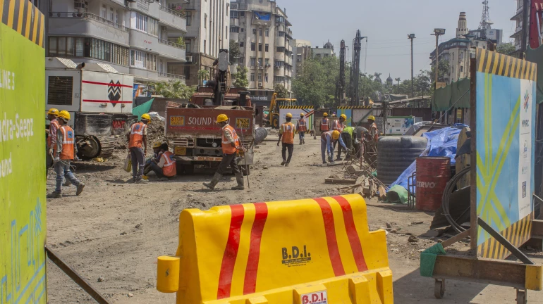 Thane Municipal Corporation issues guidelines to prevent dust pollution in the city Thane Municipal Corporation issues guidelines to prevent dust pollution in the city