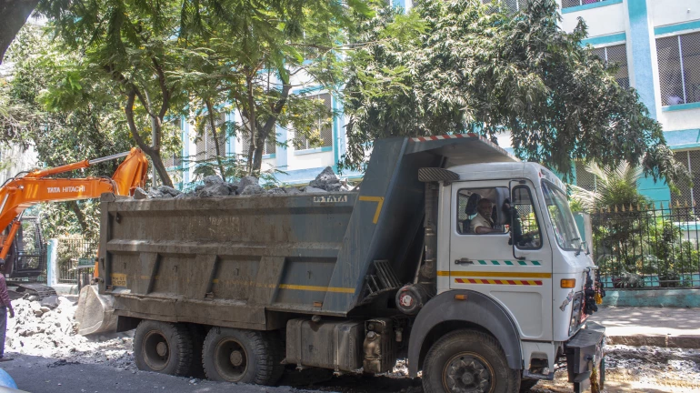 मुंबई वायु प्रदूषण- मामूली सुधार के बाद बीएमसी सड़क खुदाई प्रतिबंध में ढील देगी मुंबई वायु प्रदूषण- मामूली सुधार के बाद बीएमसी सड़क खुदाई प्रतिबंध में ढील देगी