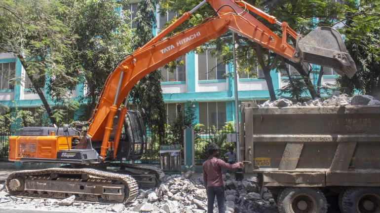 Mumbai: BMC Orders Contractors To Make All Roads Motorable Before Monsoon, Sets May 31 As Deadline Mumbai: BMC Orders Contractors To Make All Roads Motorable Before Monsoon, Sets May 31 As Deadline