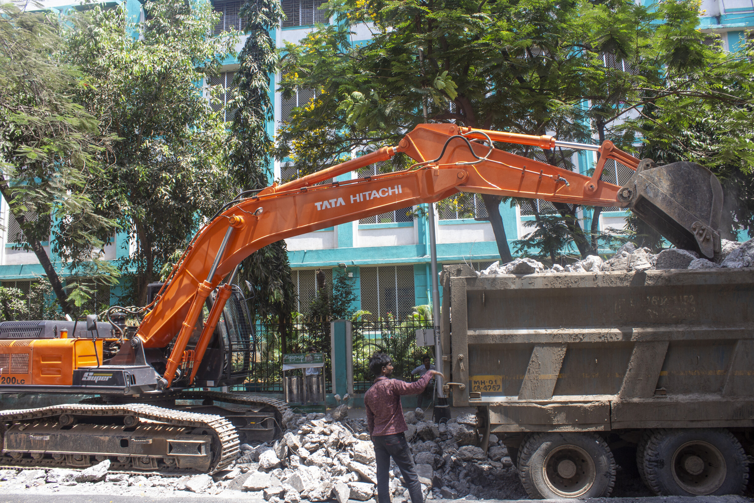 BMC Cracks Down Amid Rising Air Pollution: 856 Show-Cause, 462 Stop-Work Notices To Construction Sites