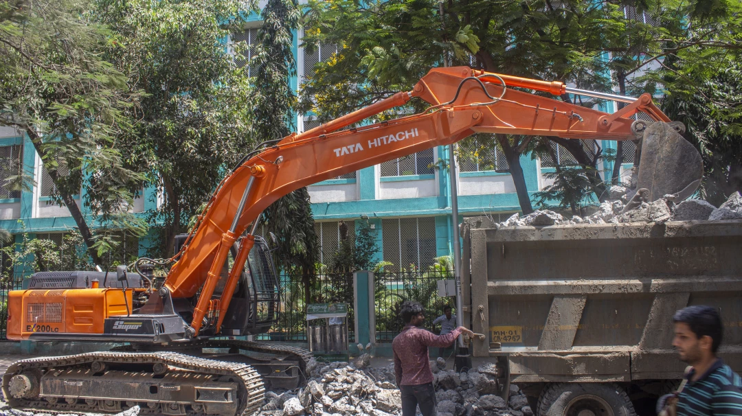 Mumbai: Kandivali residents against the construction of toilet in the park
