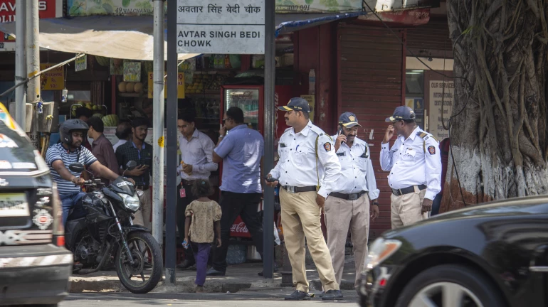 मुंबई ट्रैफिक पुलिस शराब पीकर गाड़ी चलाने पर नकेल कसने के लिए विशेष अभियान शुरू करेगी मुंबई ट्रैफिक पुलिस शराब पीकर गाड़ी चलाने पर नकेल कसने के लिए विशेष अभियान शुरू करेगी