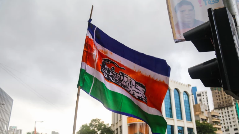 MNS protest at Municipal Corporation office in Bhandup MNS protest at Municipal Corporation office in Bhandup