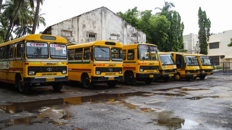 Maharashtra: Compulsory 50% attendance for Class I-IX teachers; X-XII 100% Maharashtra: Compulsory 50% attendance for Class I-IX teachers; X-XII 100%