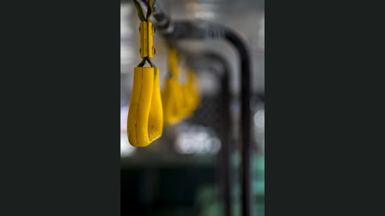 एसटीच्या कंत्राटी बसची निविदा रद्द एसटीच्या कंत्राटी बसची निविदा रद्द