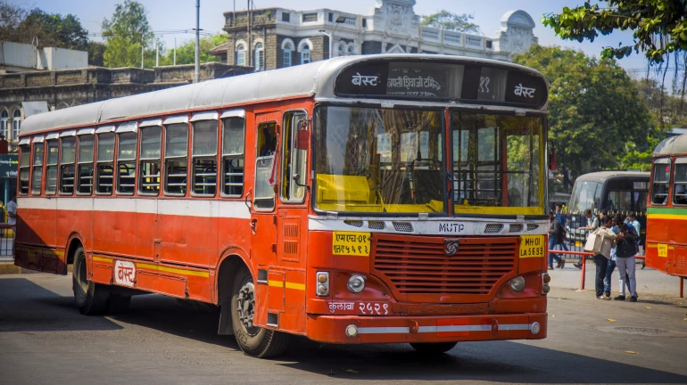 BEST ड्राइवरों, वाहक और अन्य कर्मचारियों का टीकाकरण शुरू करें