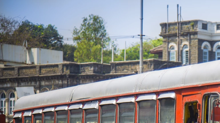 BEST workers union oppose the company’s plan to lease private buses BEST workers union oppose the company’s plan to lease private buses