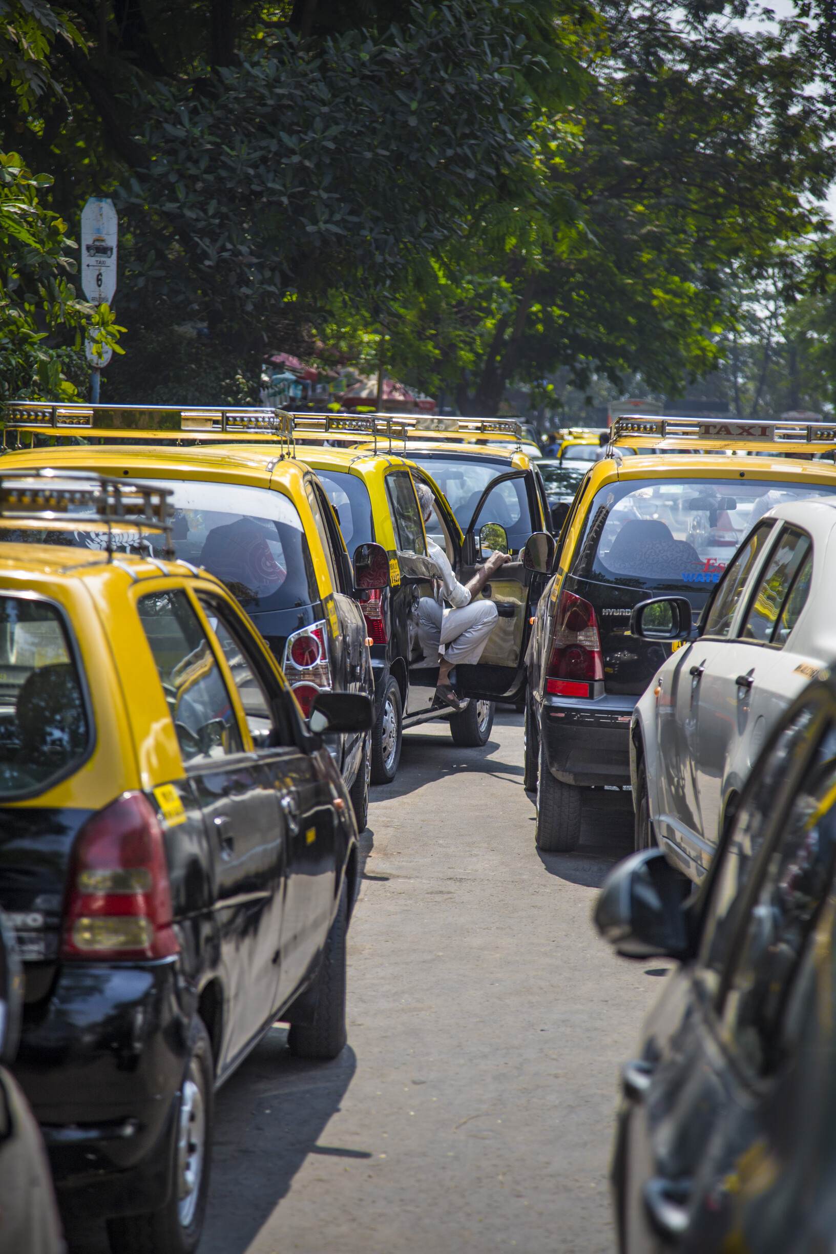 Mumbai: Over 28,000 Auto, Taxi Drivers' License To Be Suspended for Refusing Passengers