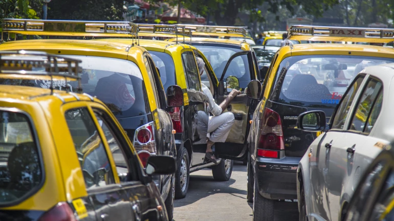 दक्षिण मुंबईत वाहतूक कोंडीची समस्या तीव्र दक्षिण मुंबईत वाहतूक कोंडीची समस्या तीव्र