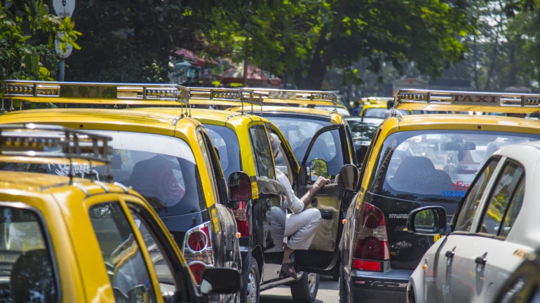मुंबई - गुरुवार को रिक्शा, टैक्सी, कैब की हड़ताल