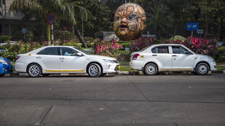 लॉकडाऊनच्या काळात ओला-उबरची अत्यावश्यक वाहतूक लॉकडाऊनच्या काळात ओला-उबरची अत्यावश्यक वाहतूक