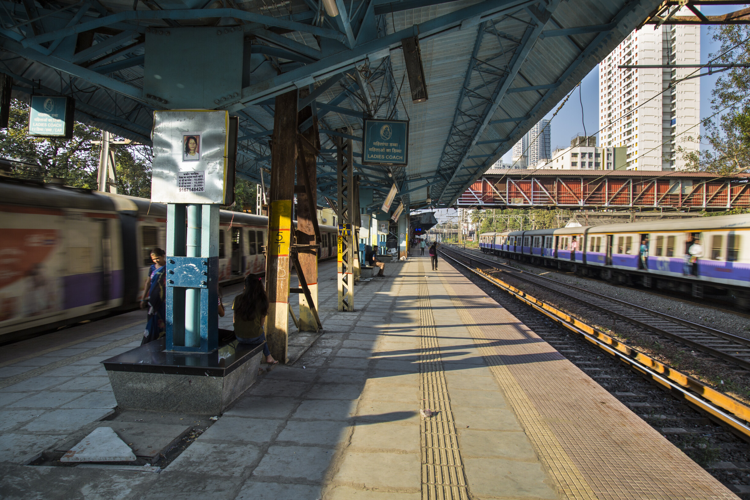 परळ-सीएसएमटी दरम्यान तांत्रिक बिघाड, प्रवाशांना मनस्ताप