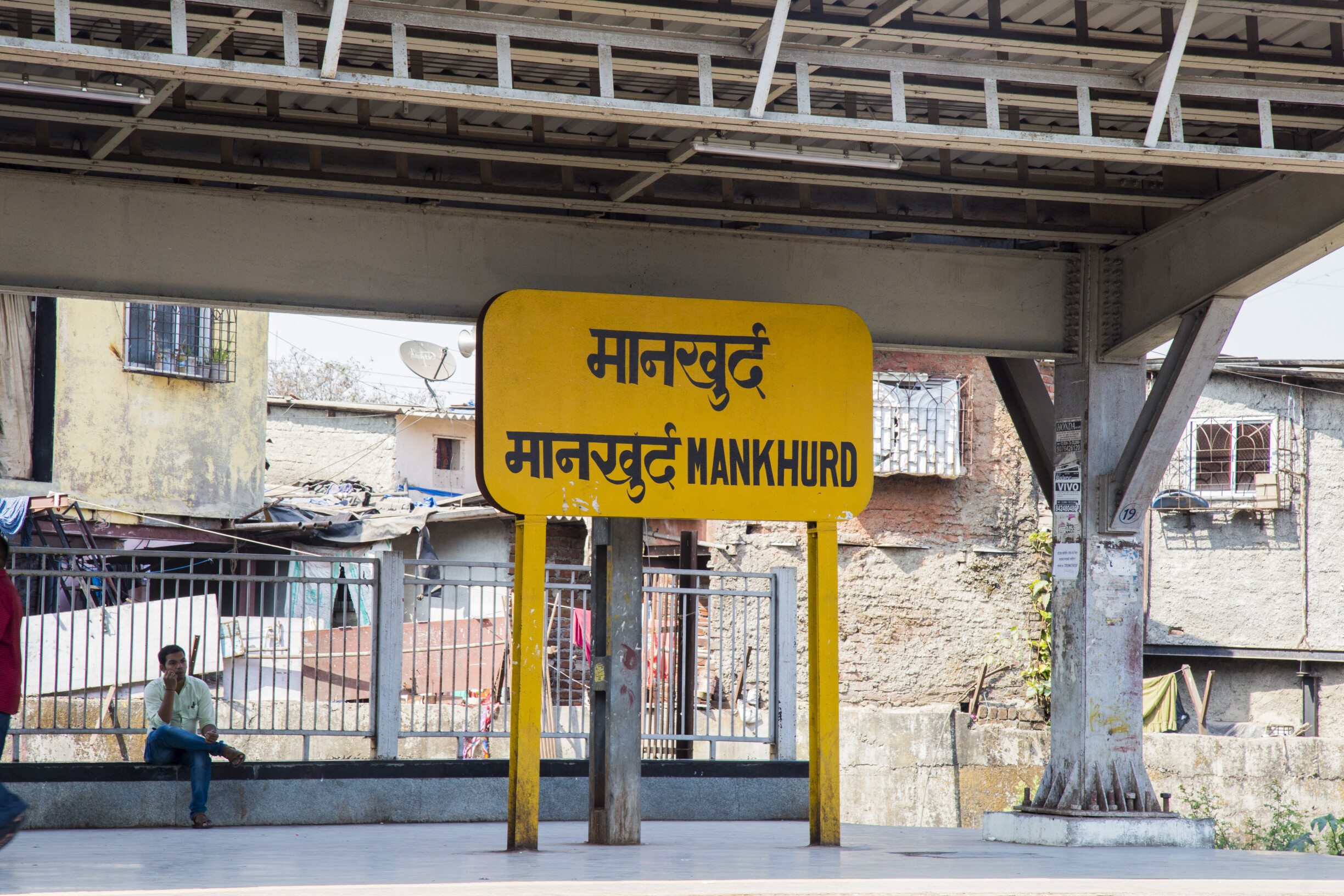 Harbour Railways faces disruption after technical snag at Mankhurd station