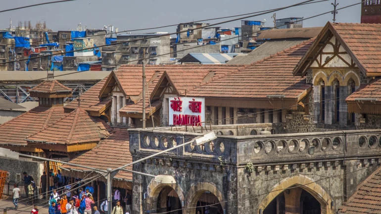 बांद्रा रेलवे स्टेशन पर भगदड़ बांद्रा रेलवे स्टेशन पर भगदड़