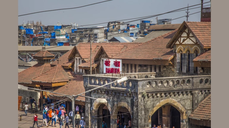 Bandra Station to undergo beautification; Wooden benches and LED lamps to be installed Bandra Station to undergo beautification; Wooden benches and LED lamps to be installed