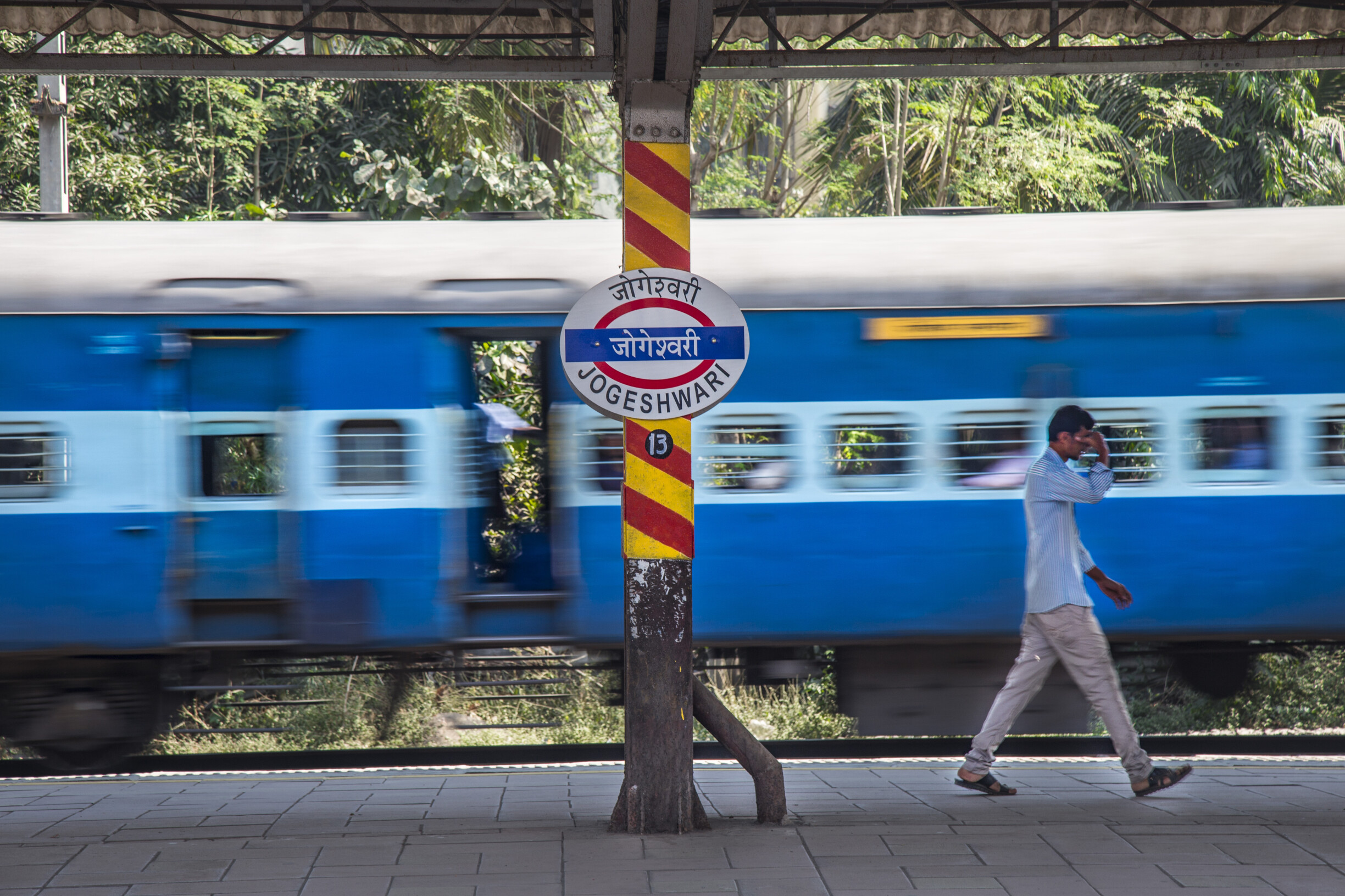 मुंबई बाहेर जाणाऱ्या एक्स्प्रेस पुढच्या वर्षीपासून जोगेश्वरीहून सुटणार